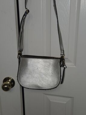 Neiman Marcus Silver Crossbody Shoulder Bag - Sleek Metallic Everyday Style